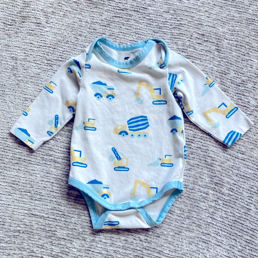 Monica + Andy Truck Print Onesie Bodysuit 0-3M Classic Quality Organic Cotton